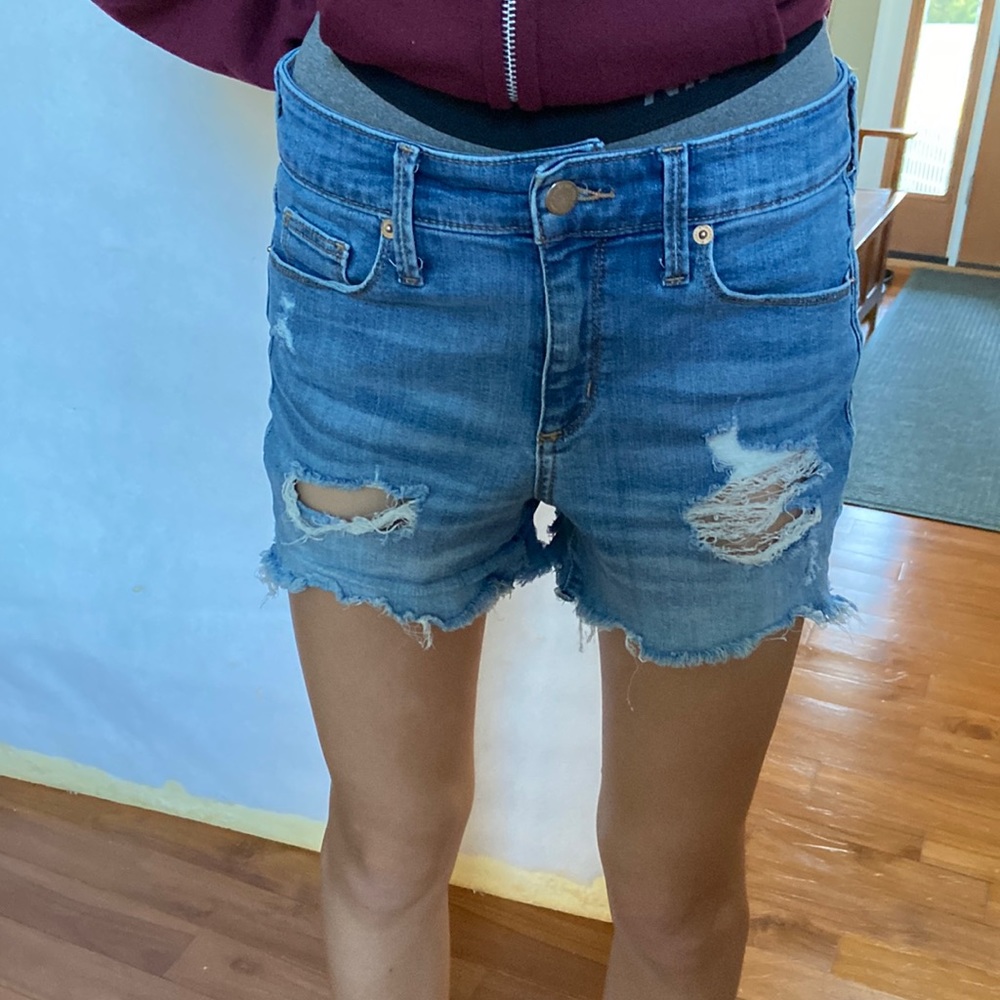 Universal Thread distressed jean shorts size 2